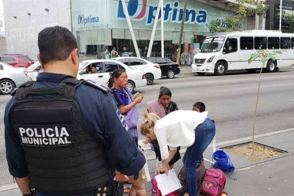 “Déjenlos trabajar, apóyenlos, no los ataquen”, defienden a menores pedigüeños