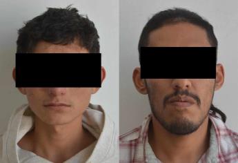 Policías de Ahome detienen a dos hombres con cristal