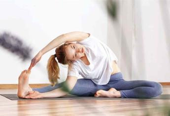 Aprovecha la cuarentena para practicar yoga en casa