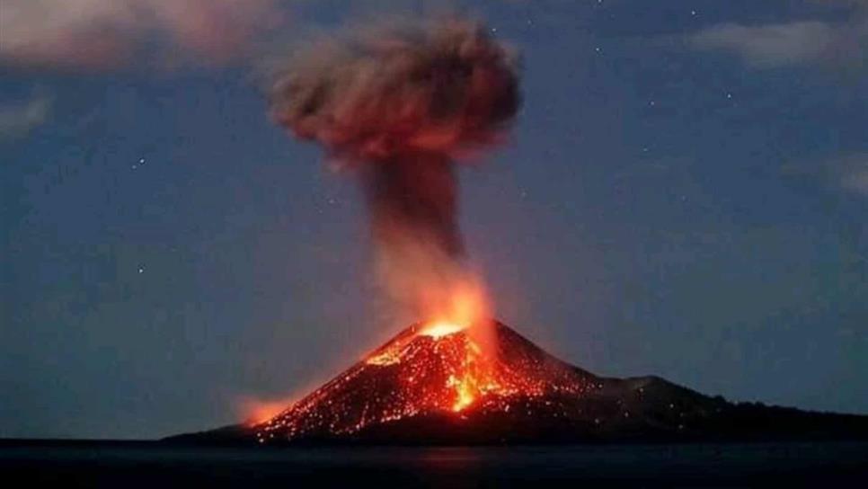 El volcán Krakatoa hace erupción y mantiene actividad constante