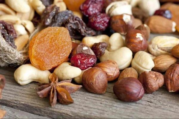 Comer frutos secos mejoraría deseo sexual y función orgásmica: estudio