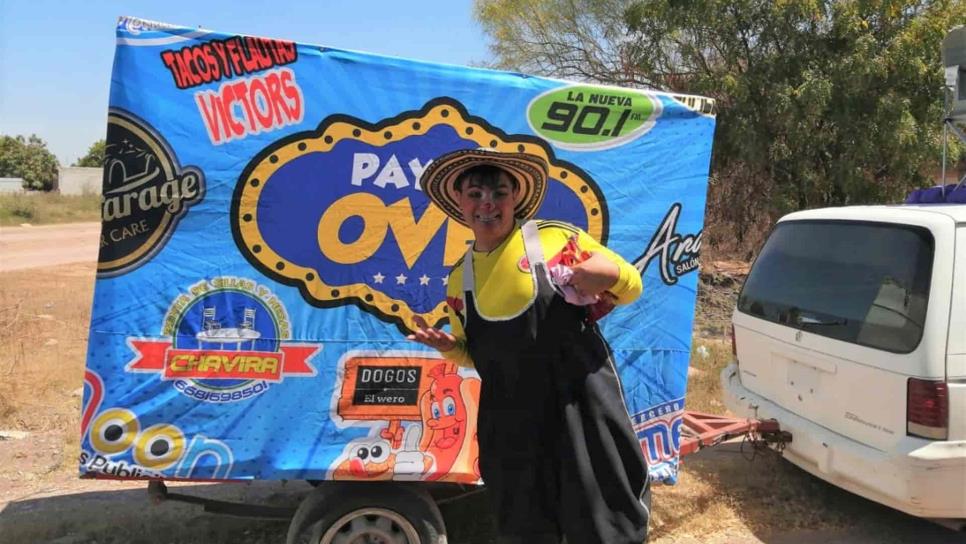 Payaso Ovel lleva alegría a niños de Los Mochis