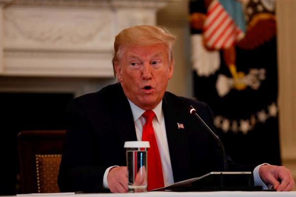 Trump señala problemas de México con Covid-19 y se felicita por muro