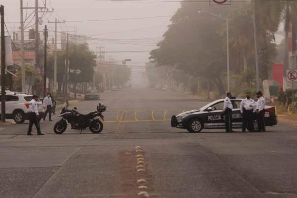 Policías niegan el acceso a personal del ginecopediátrico del IMSS