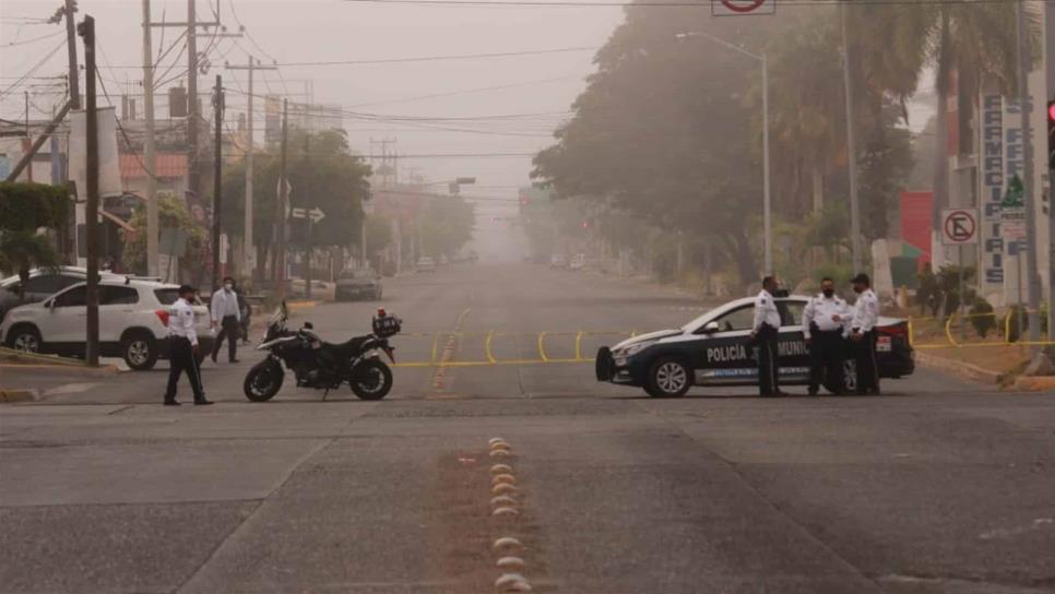 Policías niegan el acceso a personal del ginecopediátrico del IMSS