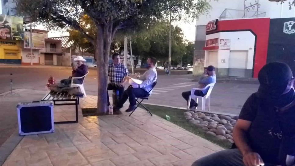 Músicos llevan serenata con sana distancia por el Día de las Madres