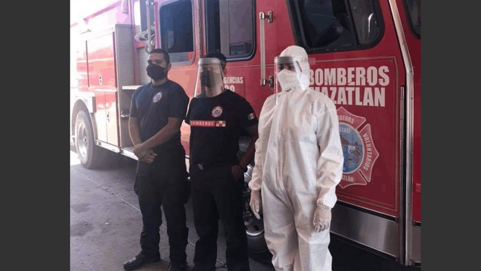 Reciben Bomberos de Mazatlán equipo de bioseguridad contra Covid-19