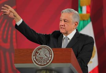 Felicita AMLO a maestros en su día; destaca cordialidad con magisterio