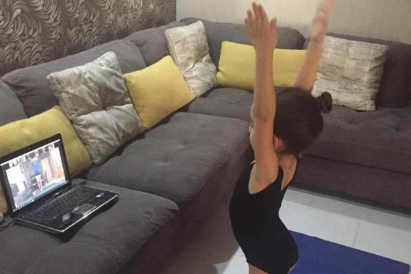Invitan a clases de gimnasia en línea gratuitas