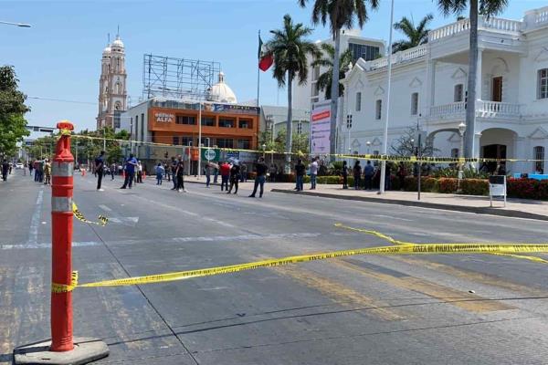 Por segundo día, se manifiestan locatarios del centro de Culiacán