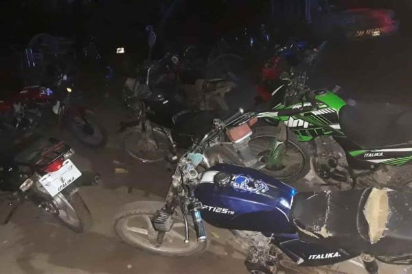 Detienen a 10 personas en pelea de gallos clandestina en Escuinapa