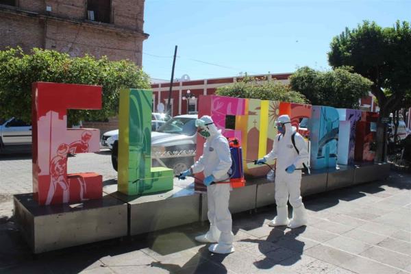 Mantienen saneamiento en espacios públicos y áreas comerciales de El Fuerte