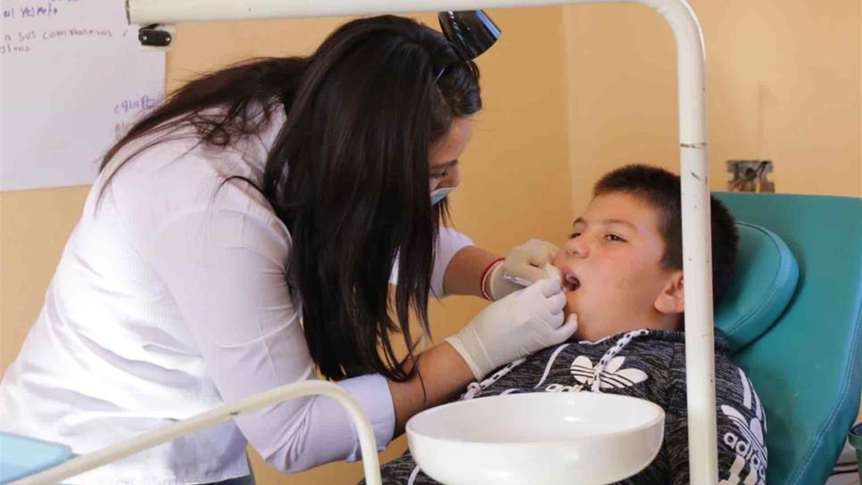 Pese a pandemia, se mantiene la atención dental a niños y adultos