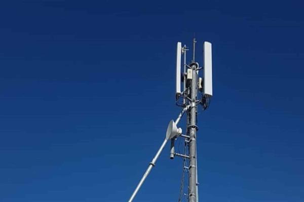 Pese a clausura, siguen trabajos de modernización de antena en Santa Teresa