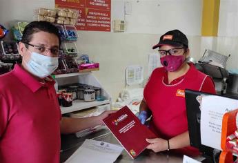 Ayuntamiento de Guasave entrega a comerciantes lineamientos de seguridad sanitaria