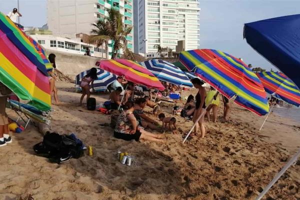 Buscan evitar saturación en zona de playas y malecón, en Mazatlán
