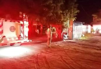 Cae mujer del techo de una vivienda en Compuertas y queda lesionada