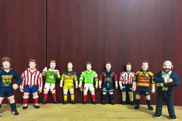 Cirujano plástico recrea figuras del deporte con plastilina