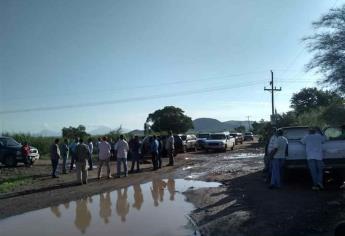 Vecinos de 5 comunidades de El Fuerte exigen reparación de camino