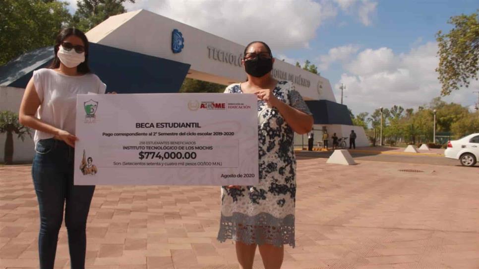 Reciben estudiantes del ITLM beca económica del Gobierno Municipal