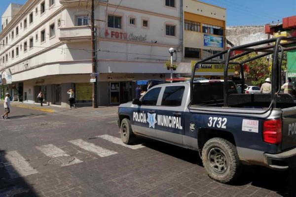 Roban escuela en Mazatlán; se llevan una laptop y cableado
