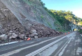 Cumple 4 días cerrada la autopista Mazatlán-Durango por derrumbe