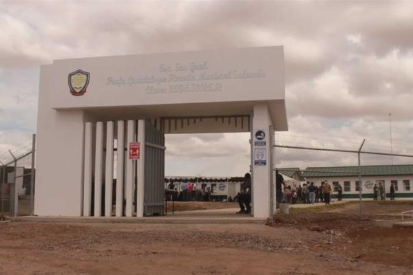 Entrega gobernador dos nuevas escuelas en Ahome, además de equipamiento