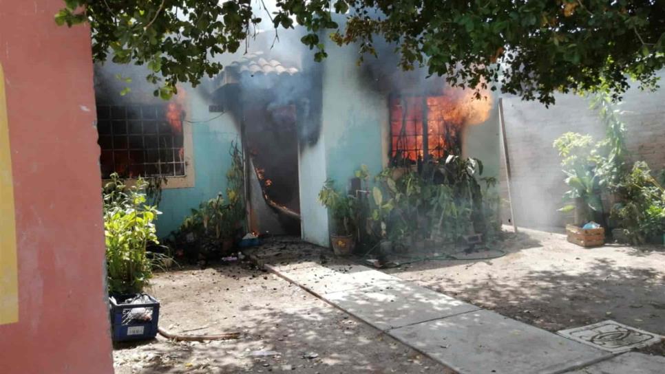 Se registra incendio en una vivienda del Nuevo Siglo en Los Mochis Se registra incendio en una vivienda del Nuevo Siglo en Los Mochis