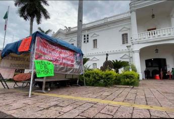 Levantan huelga de hambre e inician plantón en el Ayuntamiento de Culiacán