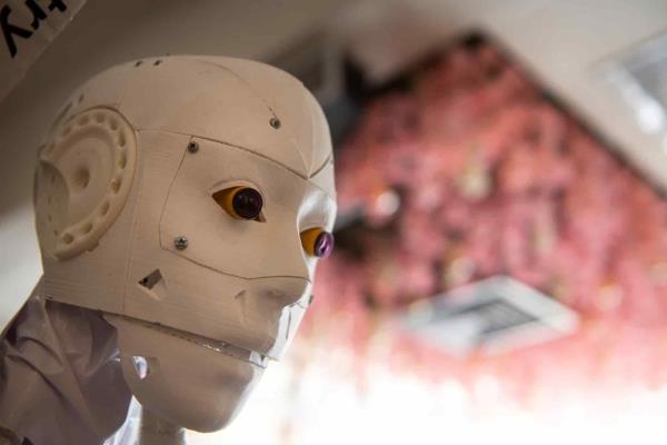 Cira V 02, la robot contra el Covid-19