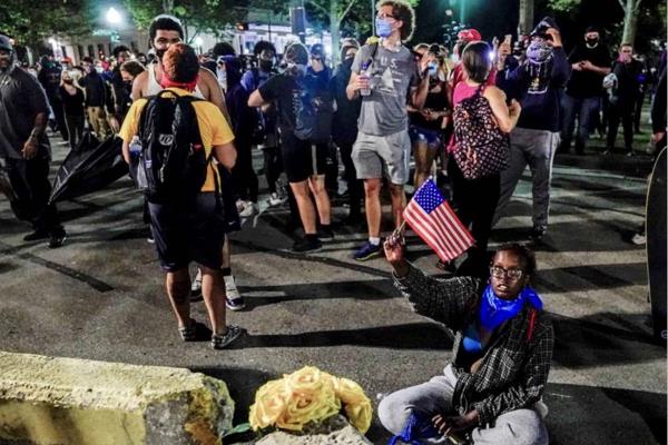 Al menos 2 muertos en tiroteo en la tercera noche de disturbios en Wisconsin