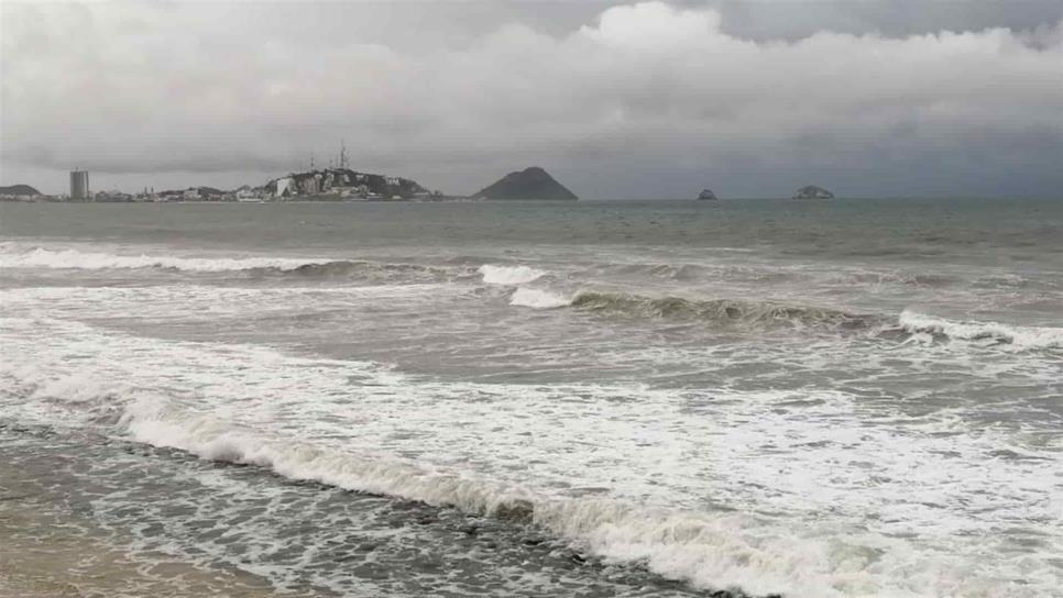 Cierran puerto de Mazatlán a la navegación de embarcaciones menores