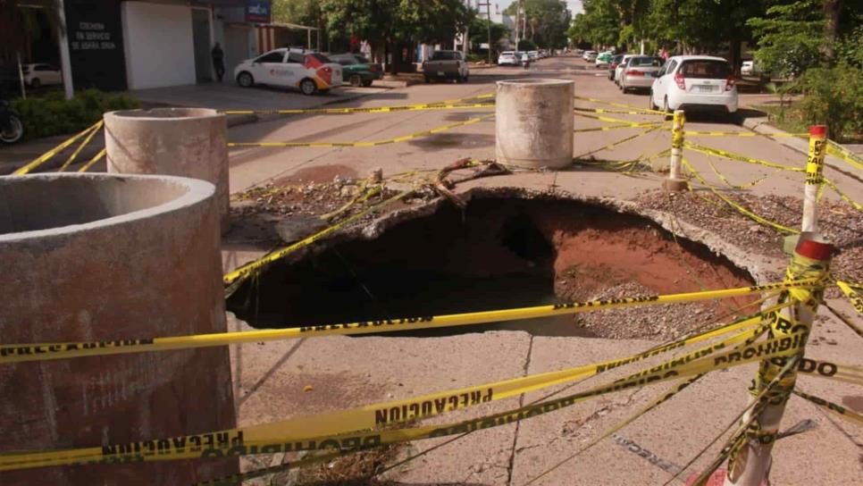 Lluvias reavivan socavones en Los Mochis; JAPAMA aún espera recursos del Fonden