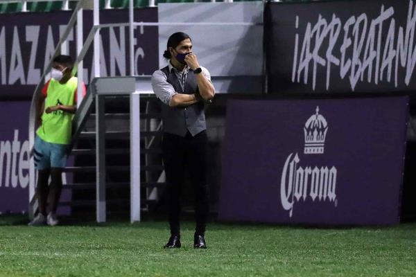 Explota Palencia: “el arbitraje mexicano está en crisis”