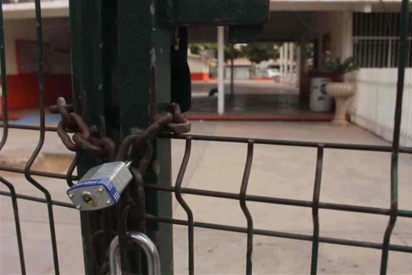 ¿A favor o en contra de que sus hijos retomen clases presenciales?