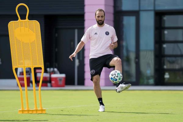 Debut amargo de Higuaín en la MLS