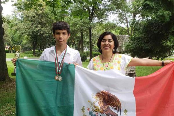 Carlos Emilio, el joven culiacanense que ganó bronce en Olimpiada Internacional de Matemáticas