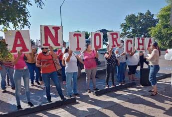 Antorchistas se manifiestan en la Secretaría de Bienestar, en Culiacán