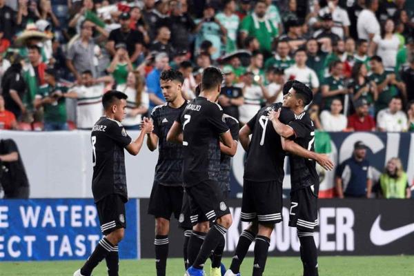 México golea a Guatemala en su regreso a las canchas