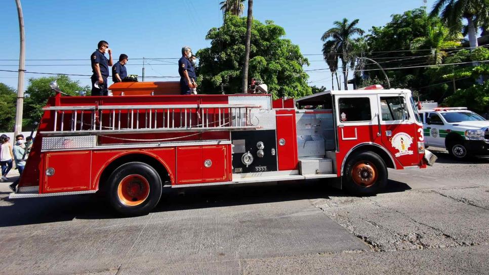 Rinden homenaje póstumo al excomandante de Bomberos Jesús Absalón Espinoza