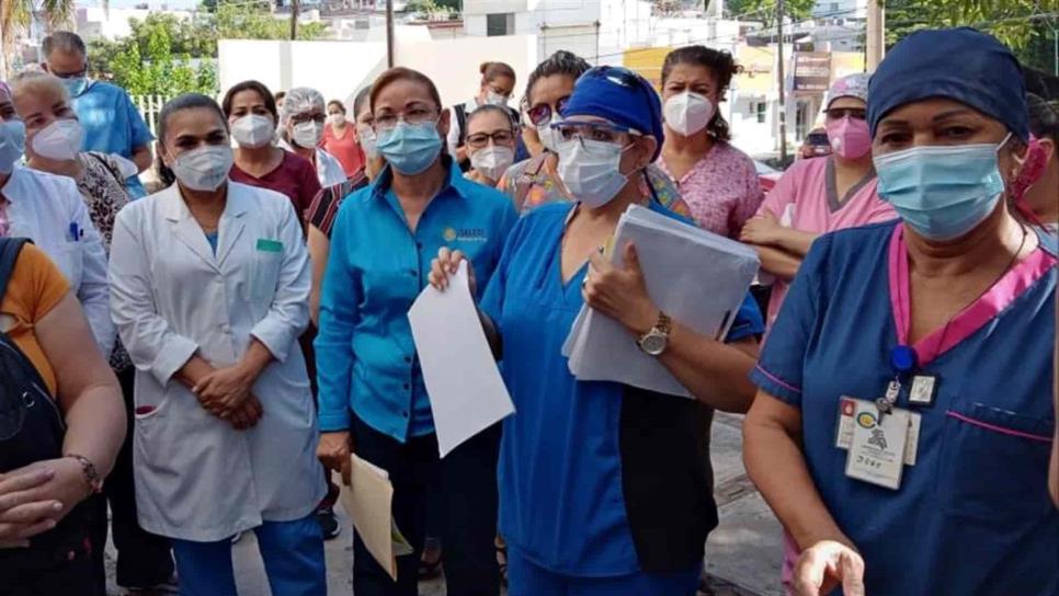 Exigen bono Covid héroes de capa blanca del Hospital General de Culiacán