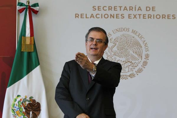 México verifica cirugías irregulares a migrantes detenidas por ICE