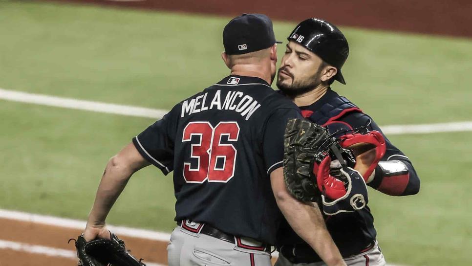 Bravos ganan el primer partido de la serie con espectadores en las gradas