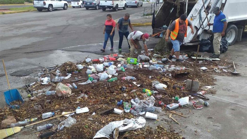 Concentran colectores más de 10 t de basura tras lluvias en Mazatlán