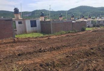 Se retrasa construcción de viviendas para desplazados