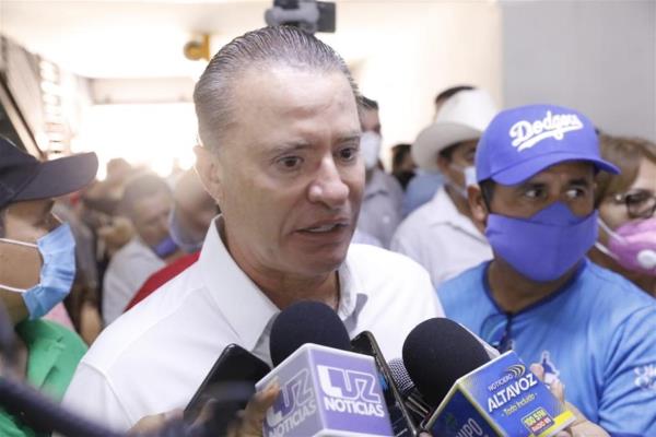 “Es bronca de ellos”, responde gobernador ante cierre de estadios a aficionados en Sonora