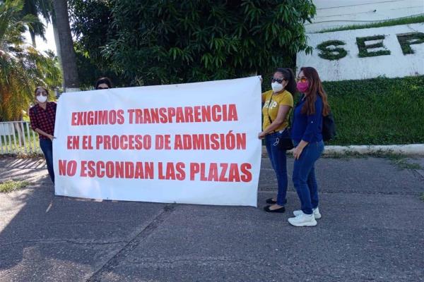 Piden maestros a la SEPyC no esconder las plazas