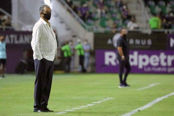 Cesan a Tomás Boy del Mazatlán F.C.