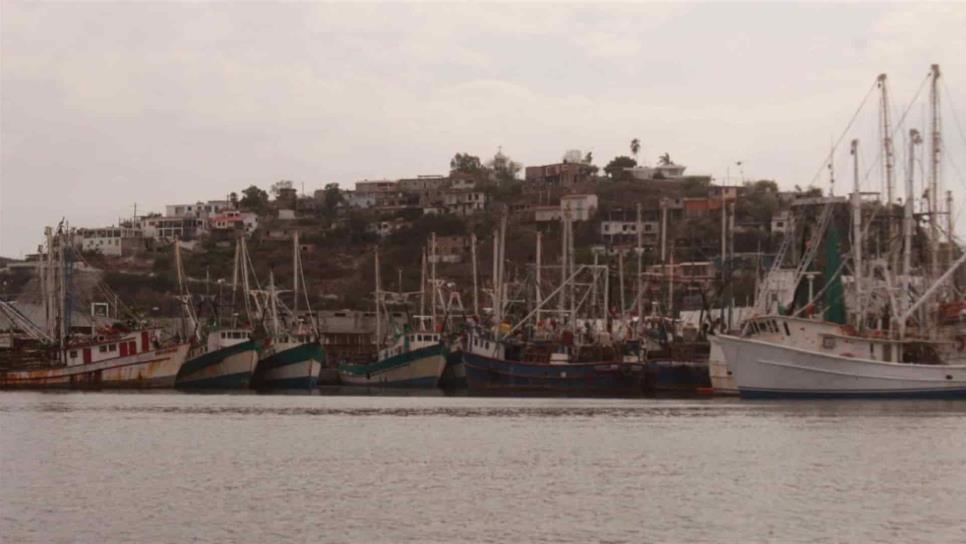 Pescadores de altamar se manifiestan contra la API en Topolobampo