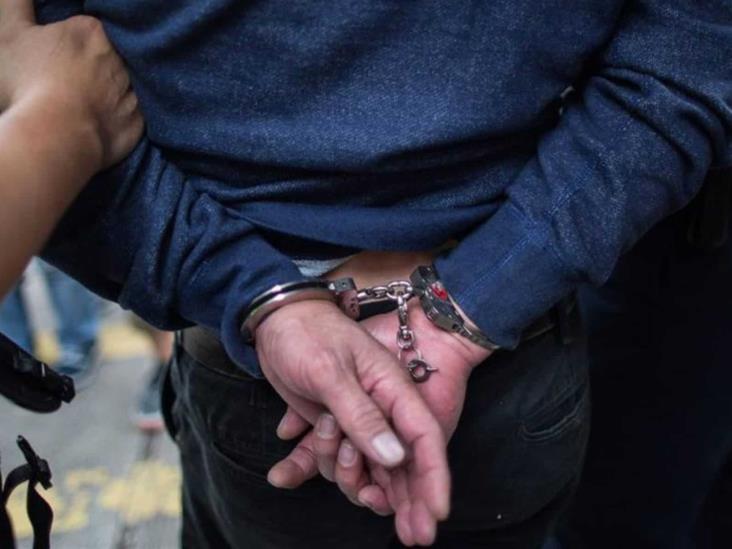 Detienen a joven en Guasave con un “cuerno de chivo” Detienen a joven en Guasave con un “cuerno de chivo”